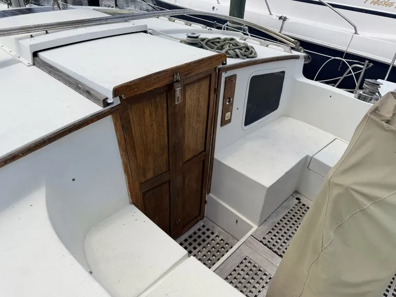 Slide: The Image of Islander Freeport 41 1978 - 7646536