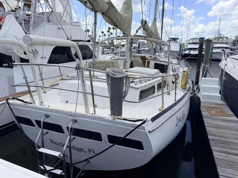 Slide: The Image of Islander Freeport 41 1978 - 7646526