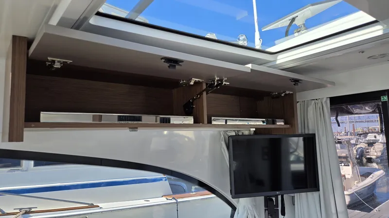 Slide: The Image of Beneteau Antares 11 Coupe 2025 - 7647331