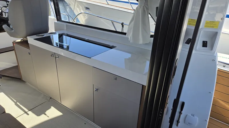 Slide: The Image of Beneteau Antares 11 Coupe 2025 - 7647325