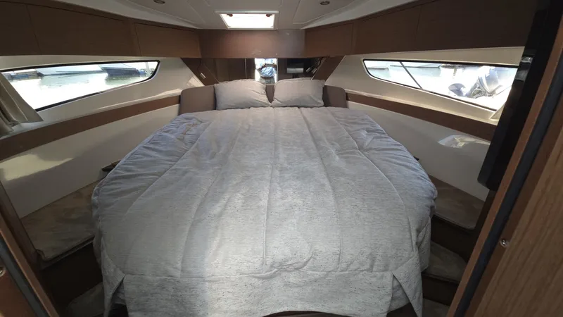 Slide: The Image of Beneteau Antares 11 Coupe 2025 - 7647348