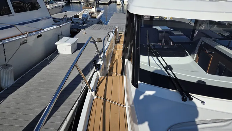 Slide: The Image of Beneteau Antares 11 Coupe 2025 - 7647319
