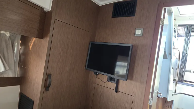 Slide: The Image of Beneteau Antares 11 Coupe 2025 - 7647351
