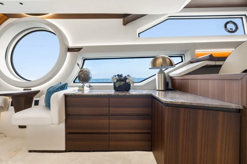 Slide: The Image of Aicon 66 Vivere 2023 - 8143137