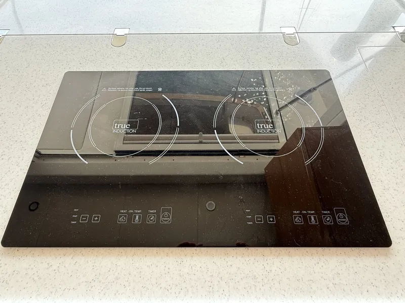 Slide: The Image of Greenline 40 Hybrid 2021 - 7659775