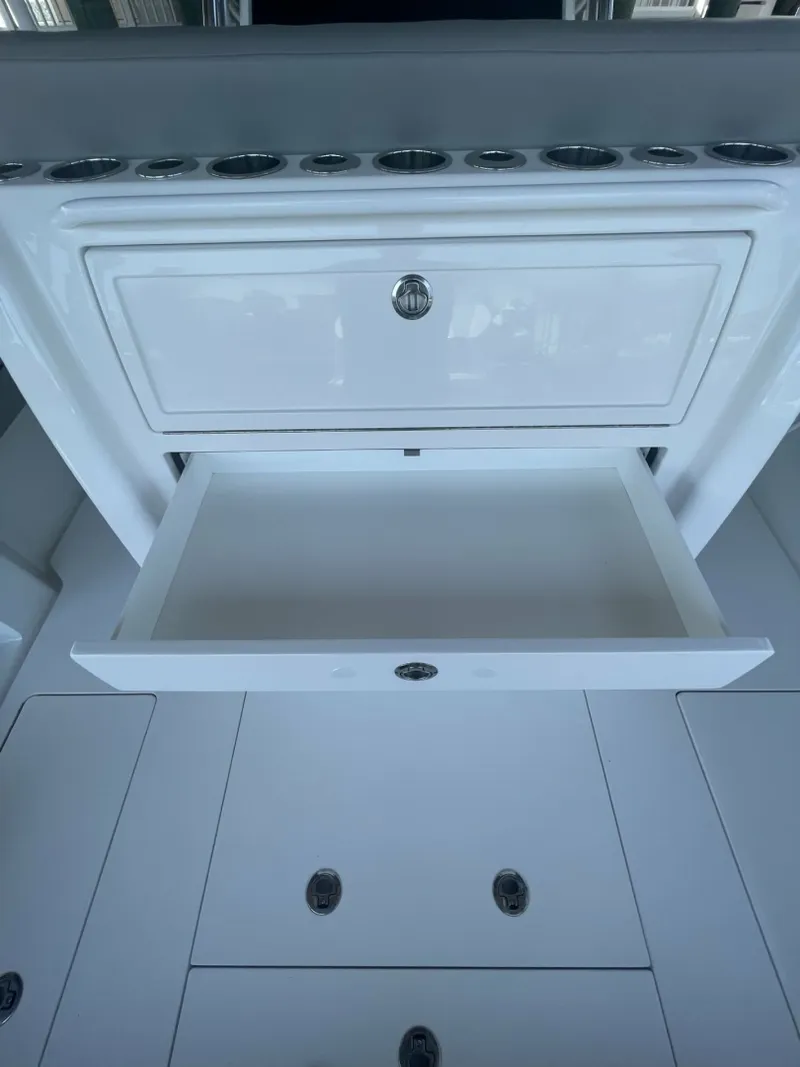 Slide: The Image of Valhalla Boatworks V-33 2025 - 7766085