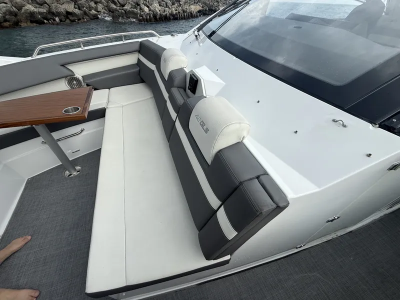 Slide: The Image of Cruisers 42 GLS OB 2021 - 7660200