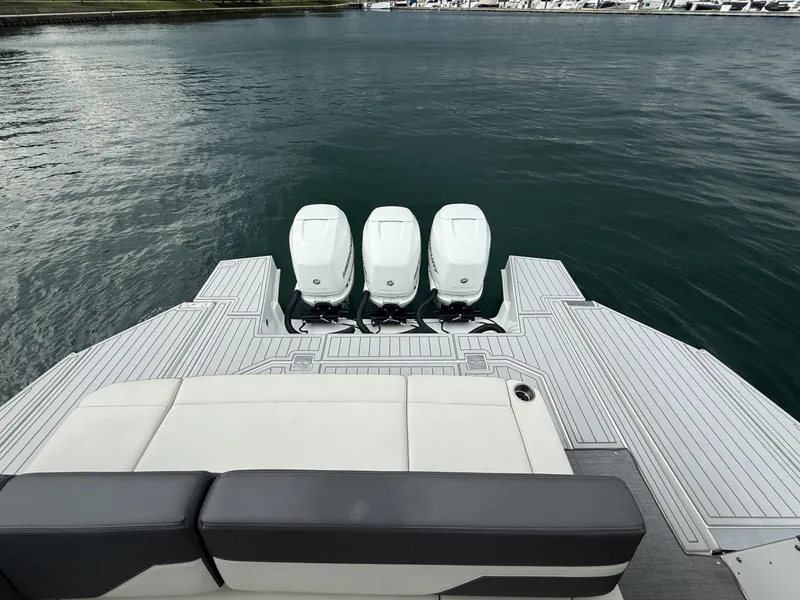 Slide: The Image of Cruisers 42 GLS OB 2021 - 7660184