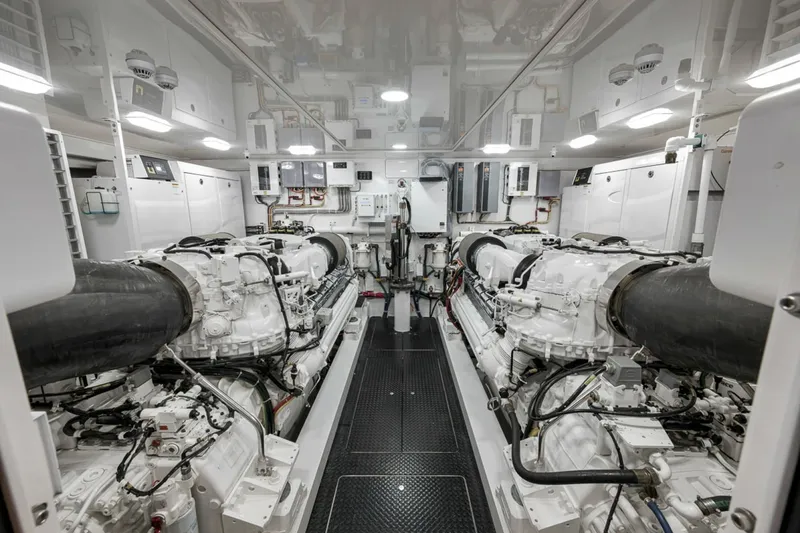 Slide: The Image of Viking 92 Enclosed Bridge 2016 - 8037569