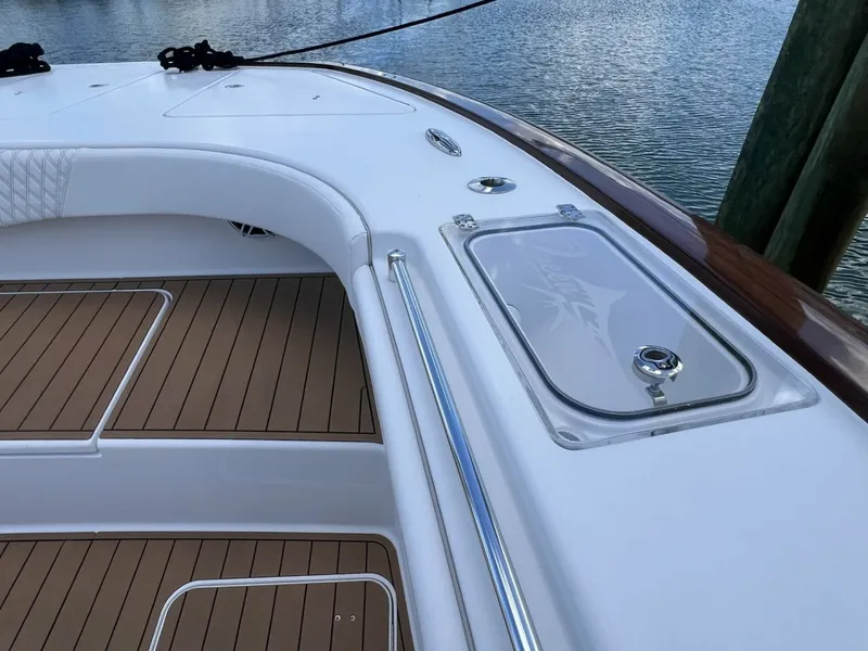 Slide: The Image of Queen/Smith Custom 53 - Bow 2023 Queen/Smith Custom 53 - 7720644