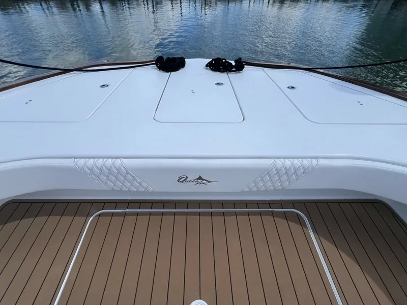 Slide: The Image of Queen/Smith Custom 53 - Bow 2023 Queen/Smith Custom 53 - 7720642