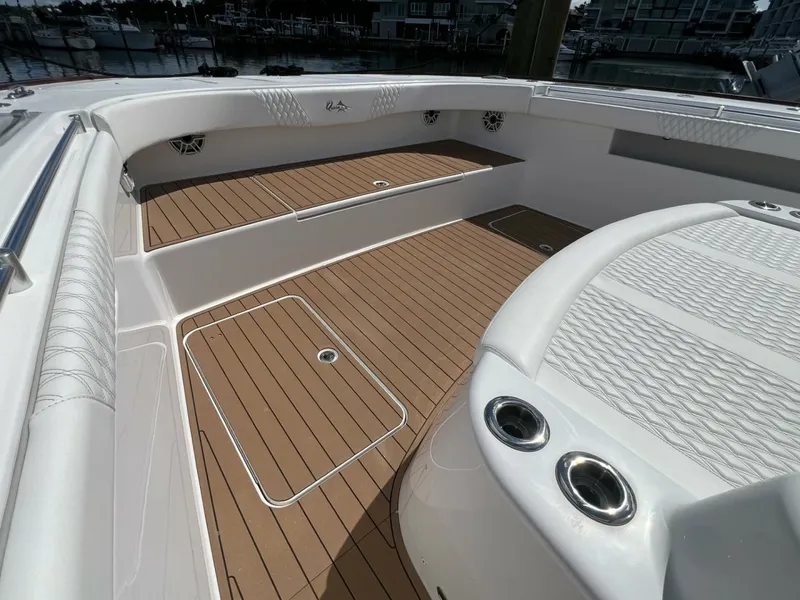 Slide: The Image of Queen/Smith Custom 53 - Bow 2023 Queen/Smith Custom 53 - 7720641
