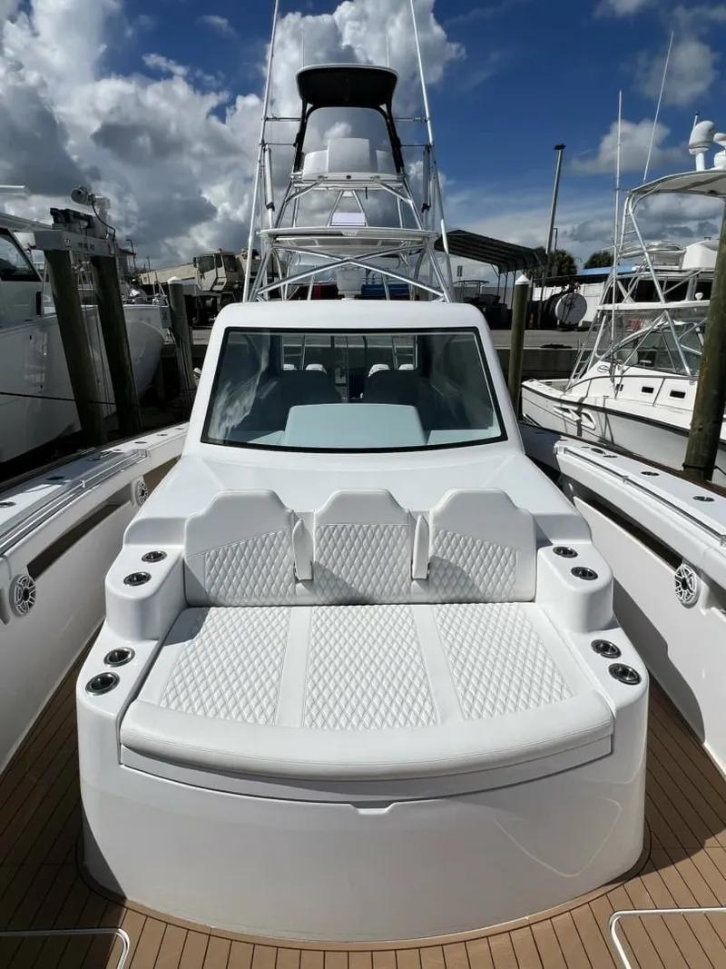Slide: The Image of Queen/Smith Custom 53 - Forward Seating 2023 Queen/Smith Custom 53 - 7720645