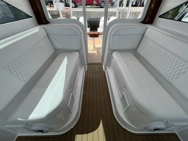 Slide: The Image of Queen/Smith Custom 53 - Helm Seating 2023 Queen/Smith Custom 53 - 7720653