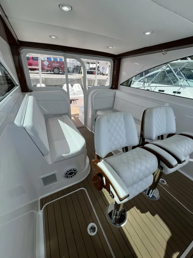 Slide: The Image of Queen/Smith Custom 53 - Helm Seating 2023 Queen/Smith Custom 53 - 7720652