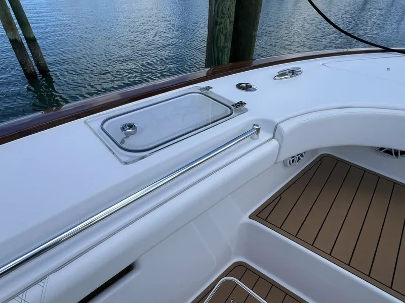 Slide: The Image of Queen/Smith Custom 53 - Bow 2023 Queen/Smith Custom 53 - 7720643