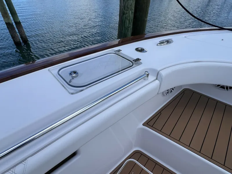 Slide: The Image of Queen/Smith Custom 53 - Bow 2023 Queen/Smith Custom 53 - 7661430
