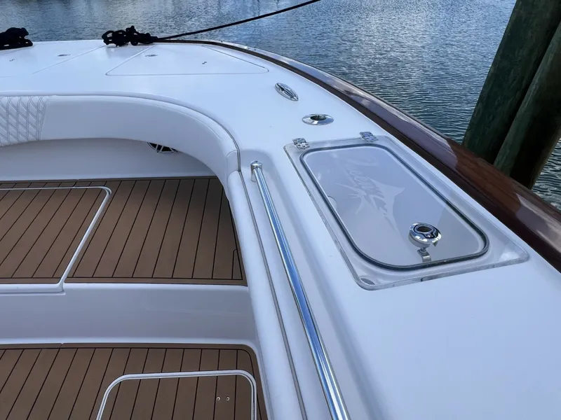 Slide: The Image of Queen/Smith Custom 53 - Bow 2023 Queen/Smith Custom 53 - 7661431