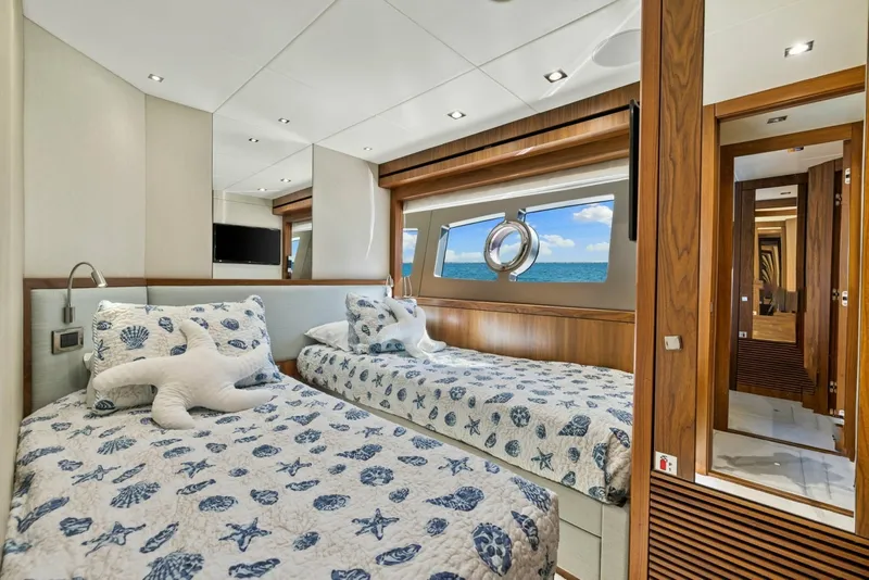 Slide: The Image of 2018 Sunseeker 95 Motoryacht JUST ONE MORE - 7762110