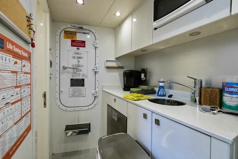Slide: The Image of Crew Quarters 2018 Sunseeker 95 Motoryacht JUST ONE MORE - 7762118