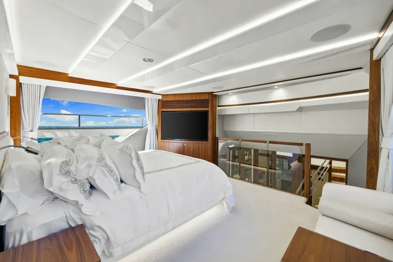 Slide: The Image of Master Suite 2018 Sunseeker 95 Motoryacht JUST ONE MORE - 7762099
