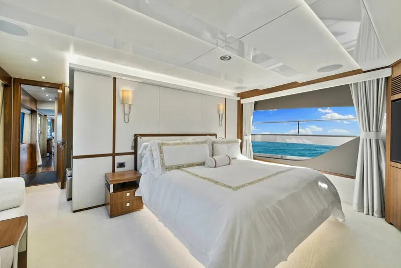 Slide: The Image of Master Suite 2018 Sunseeker 95 Motoryacht JUST ONE MORE - 7762098