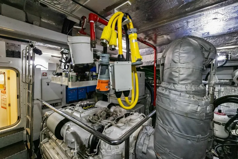 Slide: The Image of Engine Room 2018 Sunseeker 95 Motoryacht JUST ONE MORE - 7762140