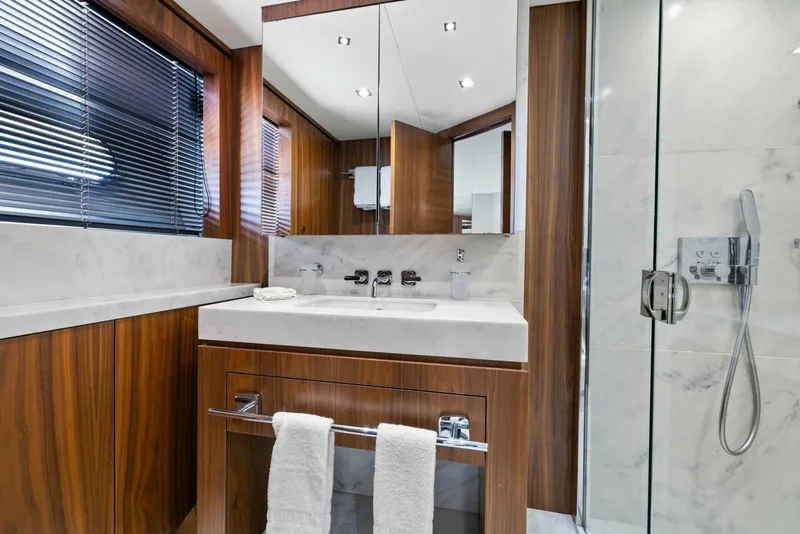 Slide: The Image of 2018 Sunseeker 95 Motoryacht JUST ONE MORE - 7762112