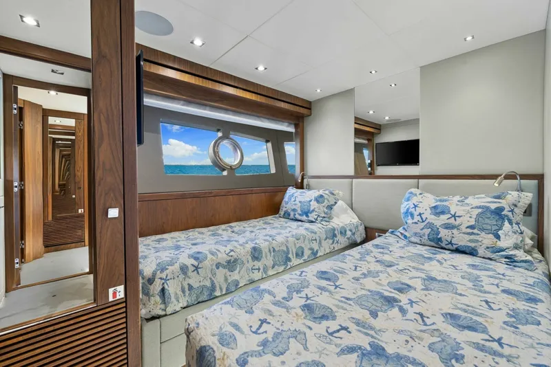 Slide: The Image of 2018 Sunseeker 95 Motoryacht JUST ONE MORE - 7762113