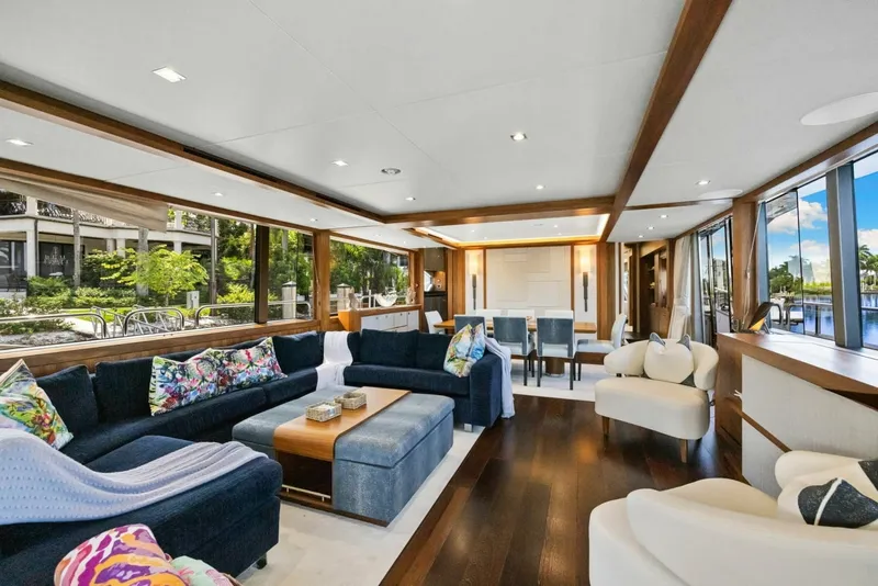 Slide: The Image of Saloon 2018 Sunseeker 95 Motoryacht JUST ONE MORE - 7762092