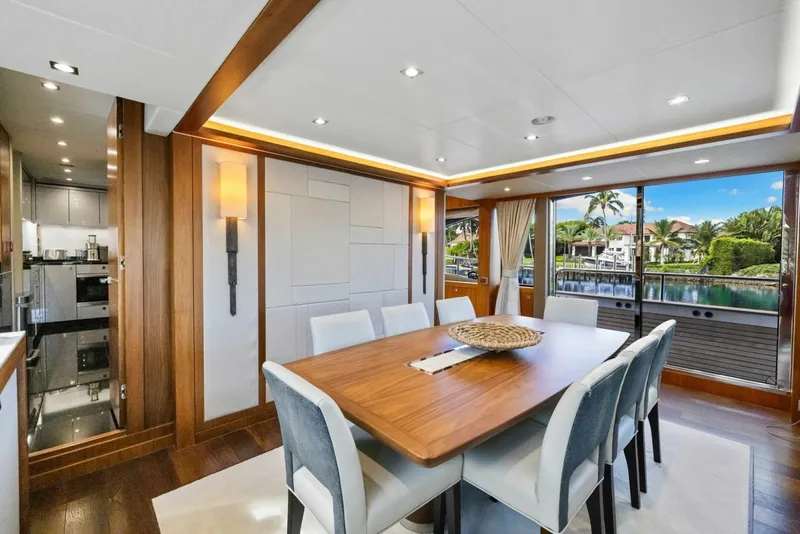 Slide: The Image of Dining Area 2018 Sunseeker 95 Motoryacht JUST ONE MORE - 7762094