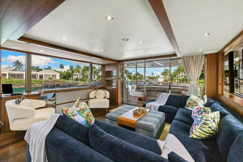 Slide: The Image of Saloon 2018 Sunseeker 95 Motoryacht JUST ONE MORE - 7762091