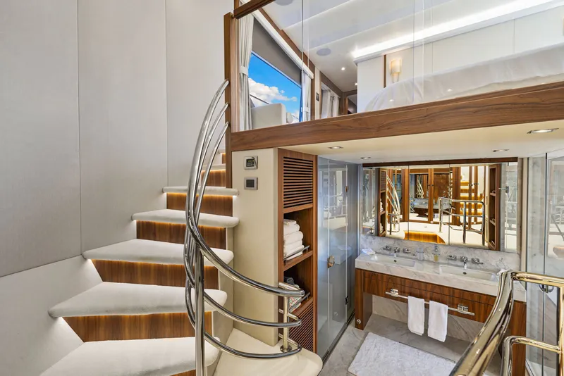Slide: The Image of Sunseeker 95 Motoryacht 2018 - 1