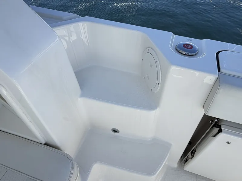 Slide: The Image of Pursuit OS 355 Offshore 2023 - 7664909