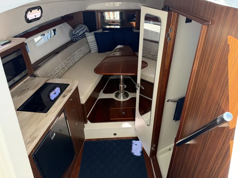 Slide: The Image of Pursuit OS 355 Offshore 2023 - 7664867
