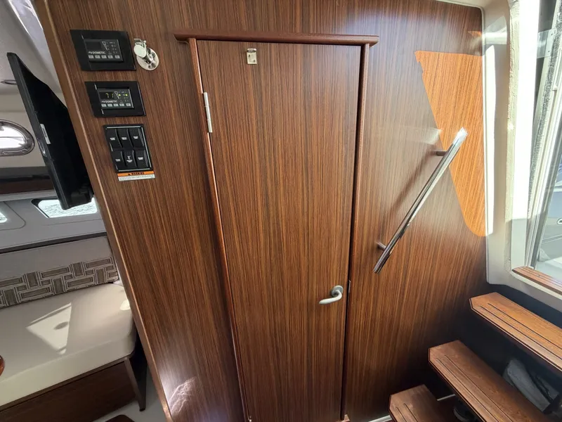 Slide: The Image of Pursuit OS 355 Offshore 2023 - 7664885