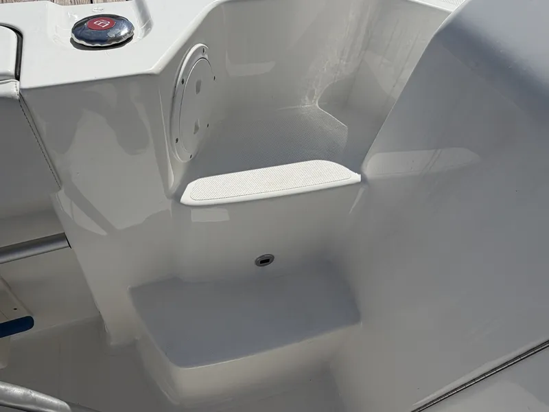 Slide: The Image of Pursuit OS 355 Offshore 2023 - 7664908