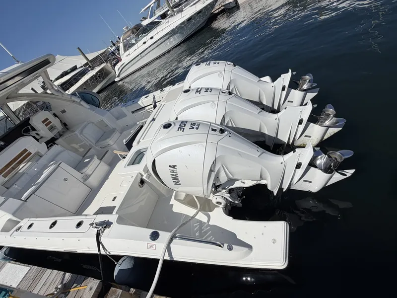 Slide: The Image of Pursuit OS 355 Offshore 2023 - 7664893