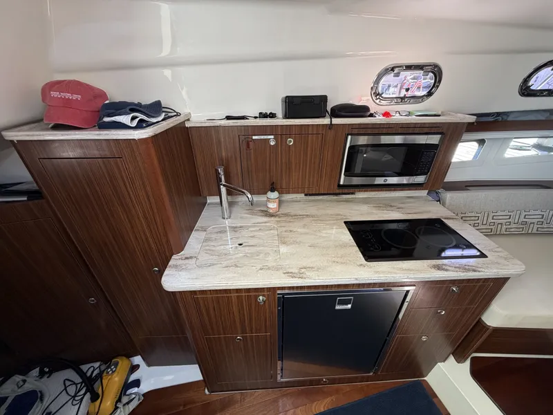 Slide: The Image of Pursuit OS 355 Offshore 2023 - 7664878