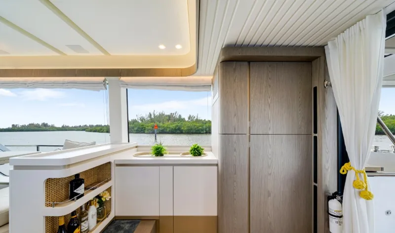 Slide: The Image of Azimut Magellano 60 2024 - 7665112