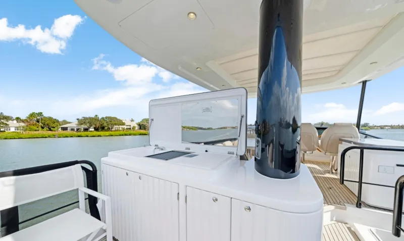 Slide: The Image of Azimut Magellano 60 2024 - 7665085