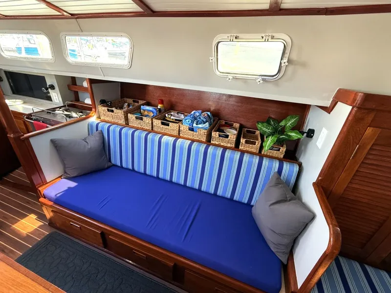 Slide: The Image of salon port side - 7670608