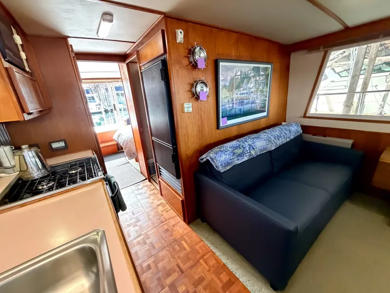 Slide: The Image of Cruise-A-Home Corsair 4200 1990 - 7724375