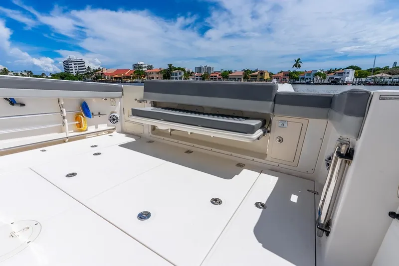Slide: The Image of Boston Whaler 37 2011 - 7668617