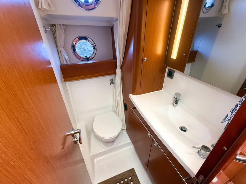 Slide: The Image of Beneteau Swift Trawler 44 2015 - 7669410