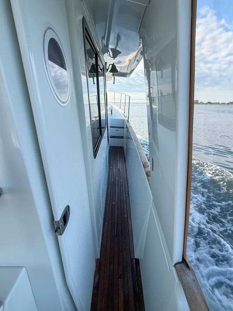 Slide: The Image of Beneteau Swift Trawler 44 2015 - 7669408