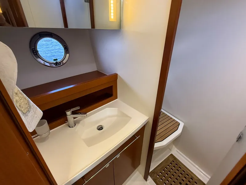 Slide: The Image of Beneteau Swift Trawler 44 2015 - 7669412