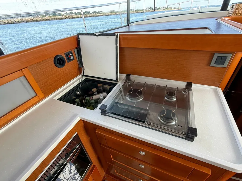 Slide: The Image of Beneteau Swift Trawler 44 2015 - 7669344