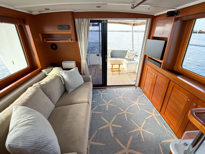 Slide: The Image of Beneteau Swift Trawler 44 2015 - 7669358