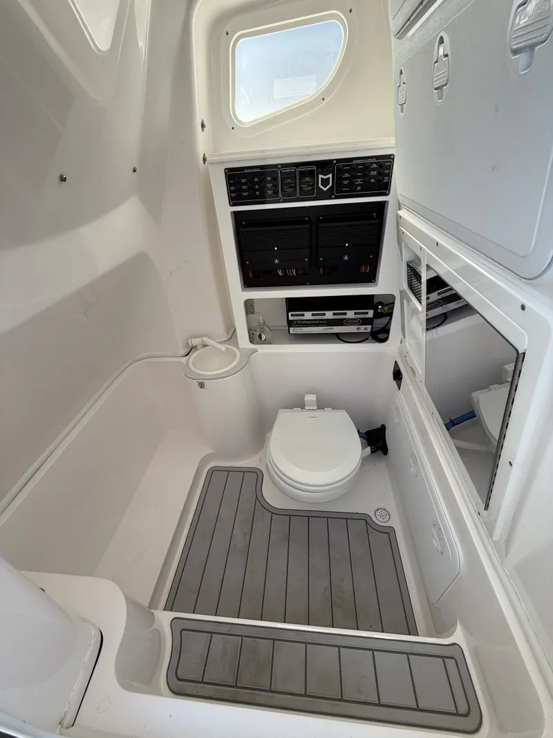 Slide: The Image of Sea Fox 288 Commander 2025 - 7669764